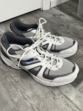 Men's Avia 5000 White and Gray Athletic Sneakers - Classic Support